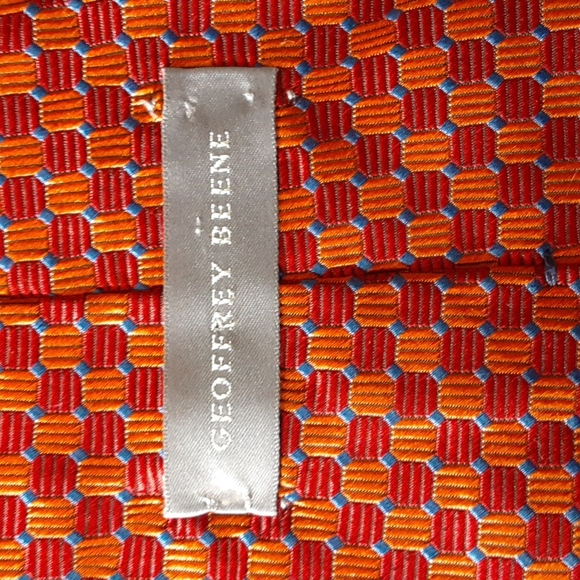 SOLD!!!  Two 100% silk men's neck tie from Geoffrey Beene - Picture 12 of 15